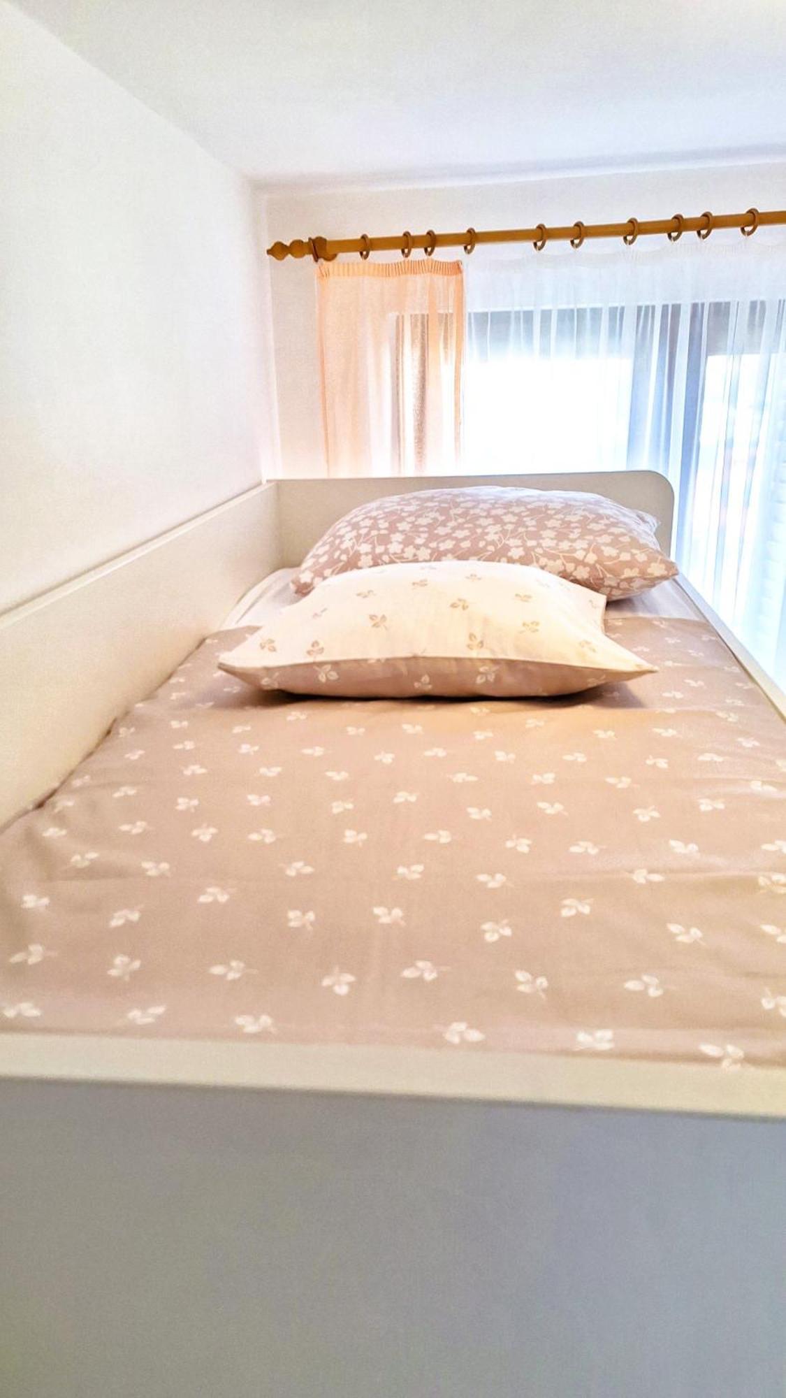 Apartmani I & J Seric Seget Vranjica Exteriér fotografie
